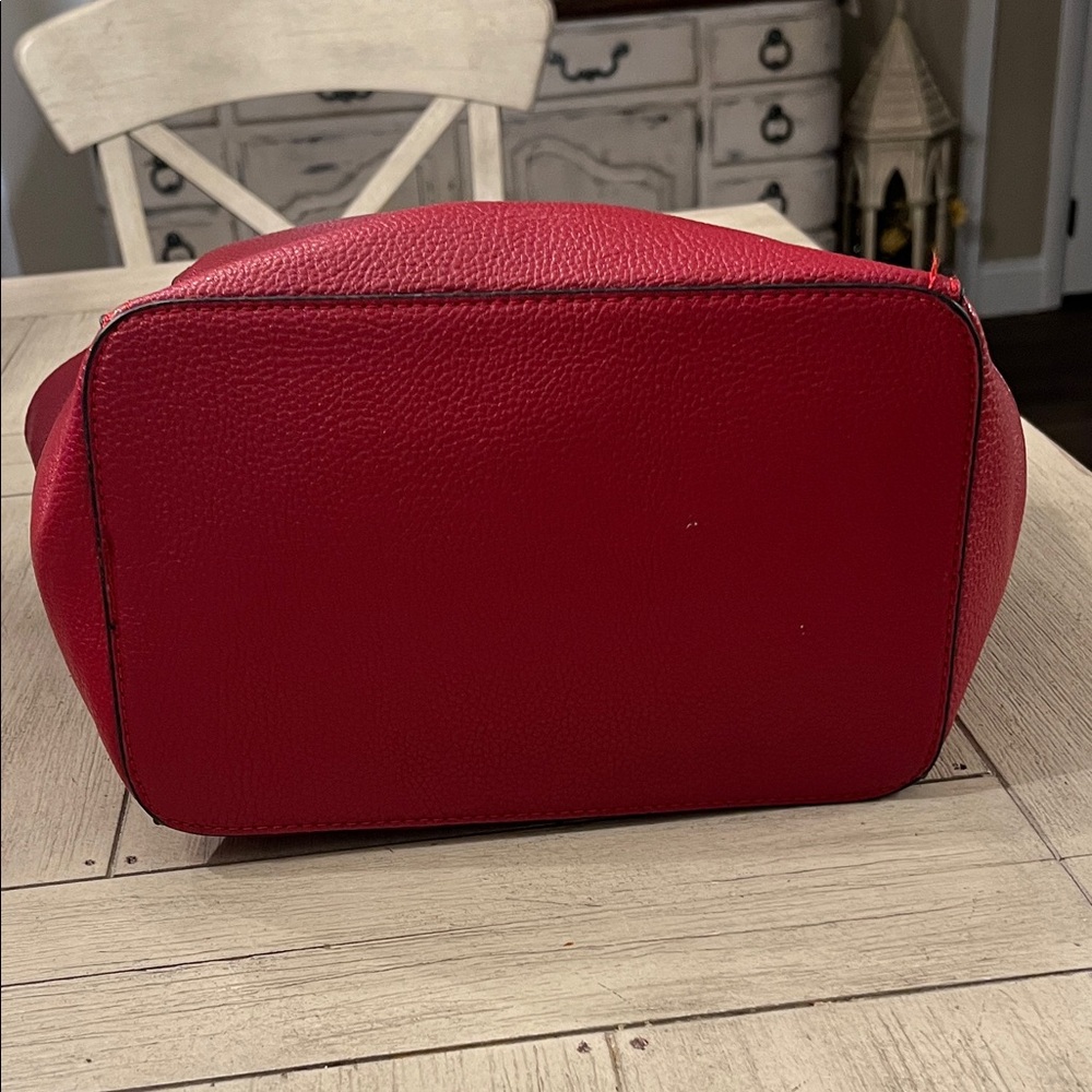 Kate & Alex Chic Red Tote Bag - Picture 4 of 10